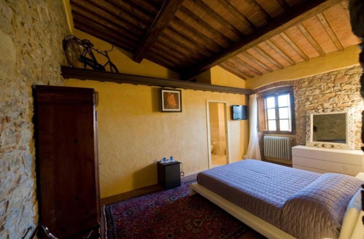 Room In Bb - Agriturismo Sottotono, Nature And Relax Carmignano Extérieur photo
